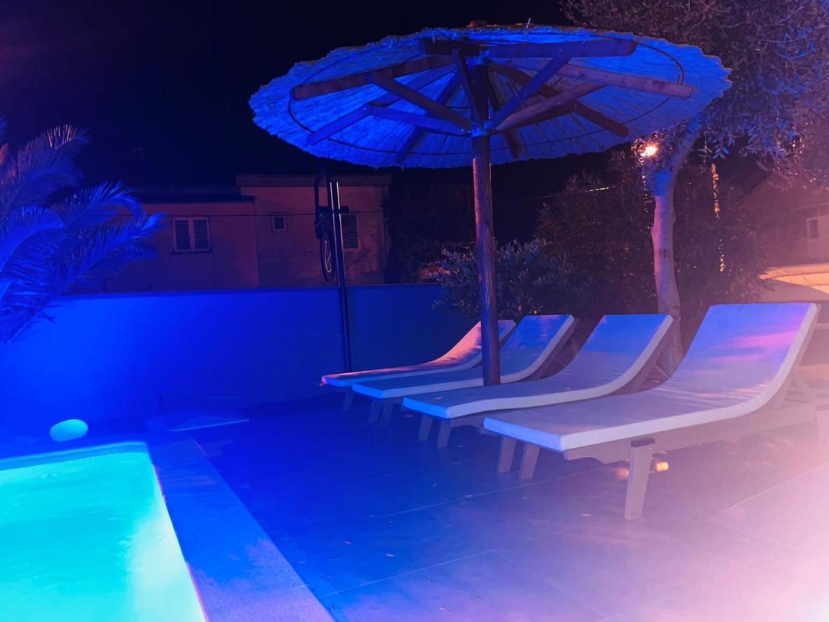 Apartmani Vernissage Biograd Na Moru Bagian luar foto