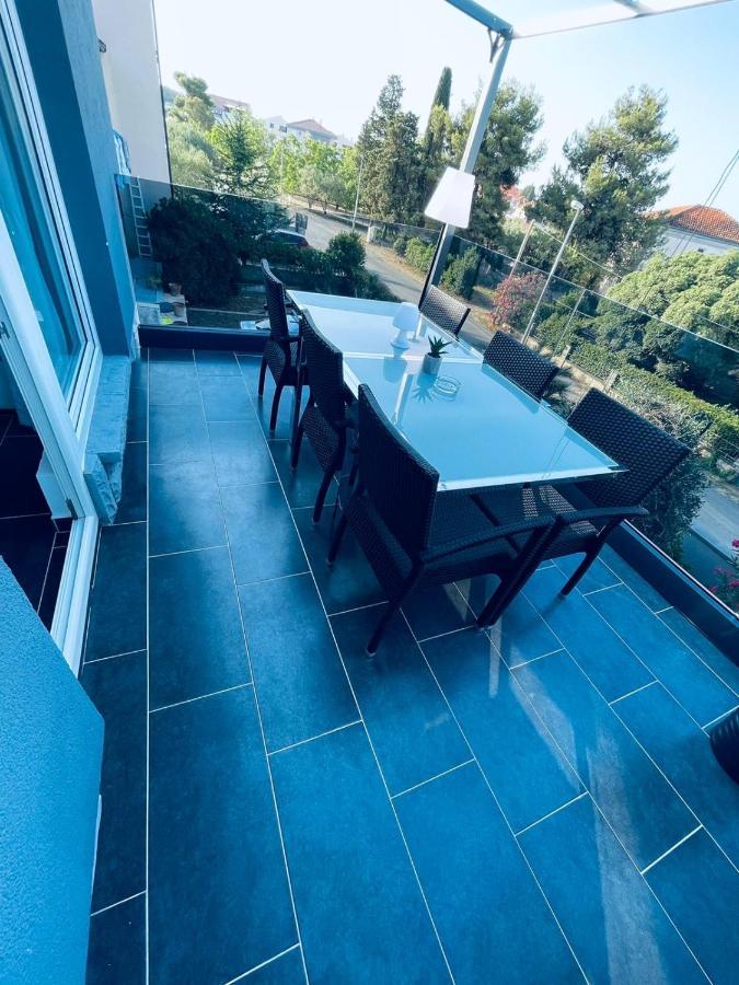 Apartmani Vernissage Biograd Na Moru Bagian luar foto