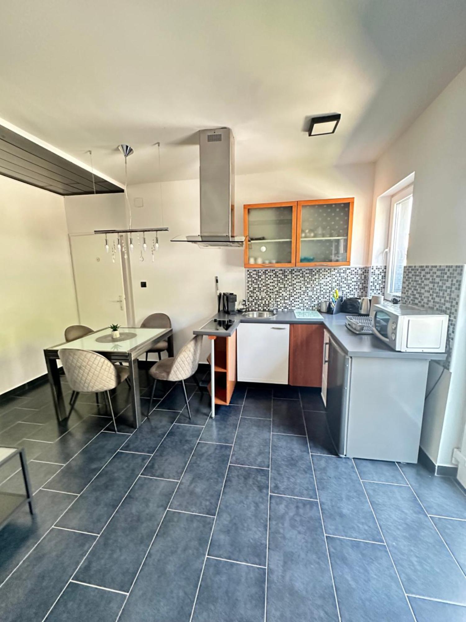 Apartmani Vernissage Biograd Na Moru Bagian luar foto