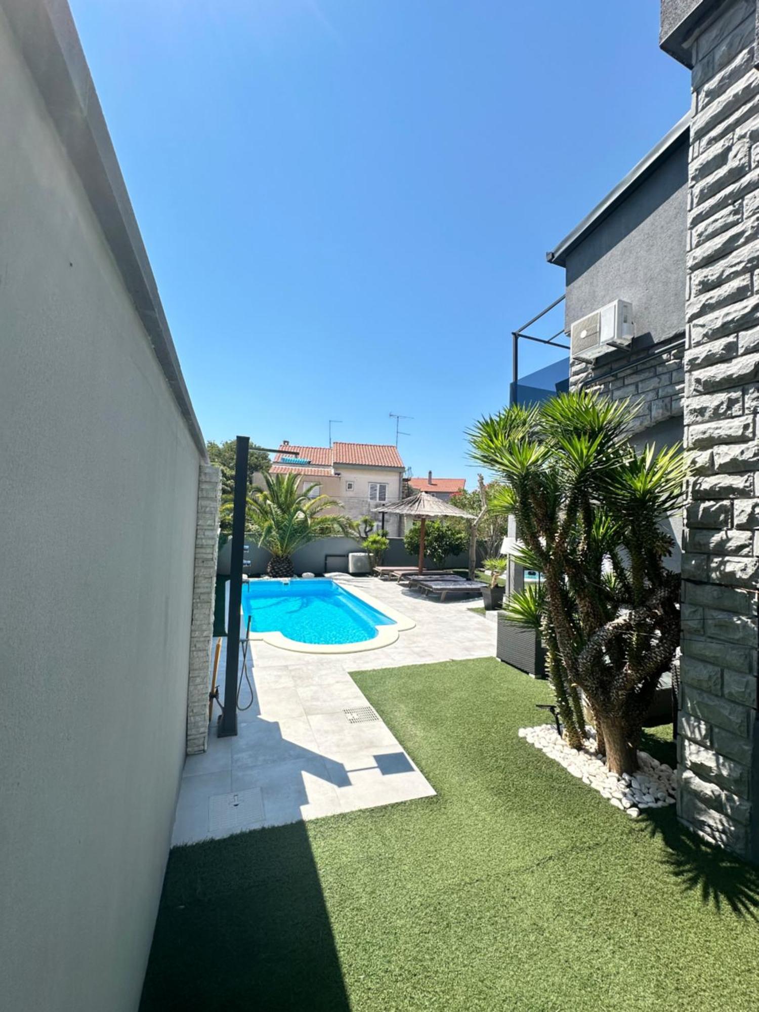 Apartmani Vernissage Biograd Na Moru Bagian luar foto
