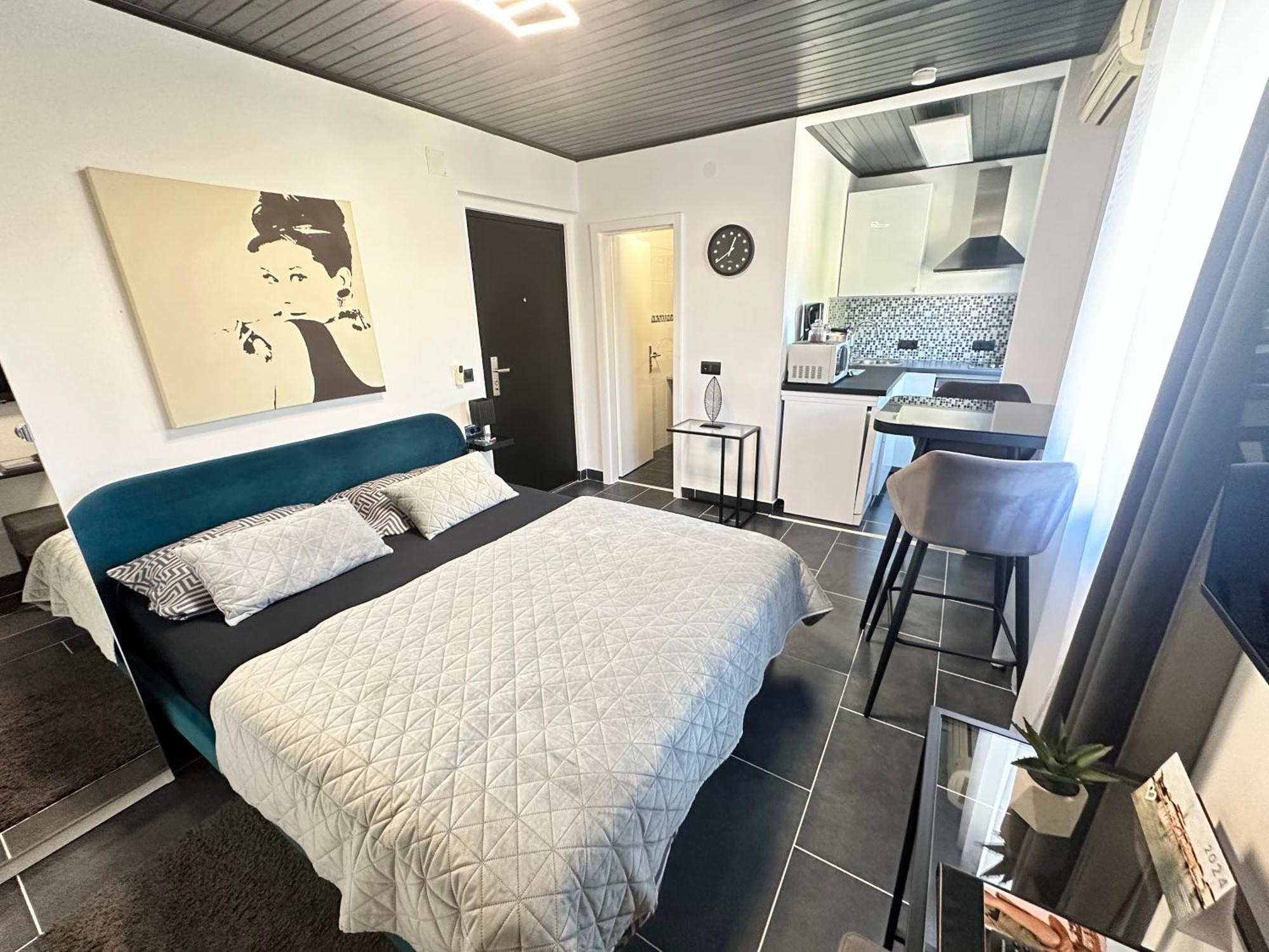 Apartmani Vernissage Biograd Na Moru Bagian luar foto