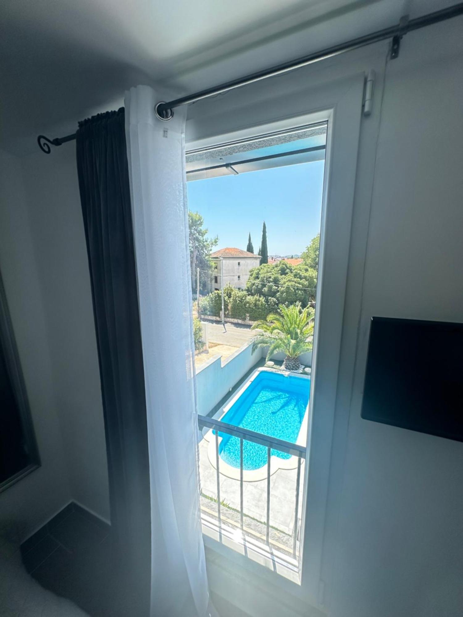 Apartmani Vernissage Biograd Na Moru Bagian luar foto